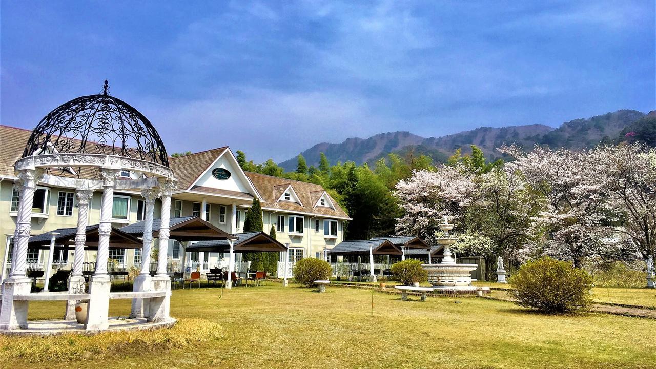 Condominium Square Hills Nikko Bagian luar foto