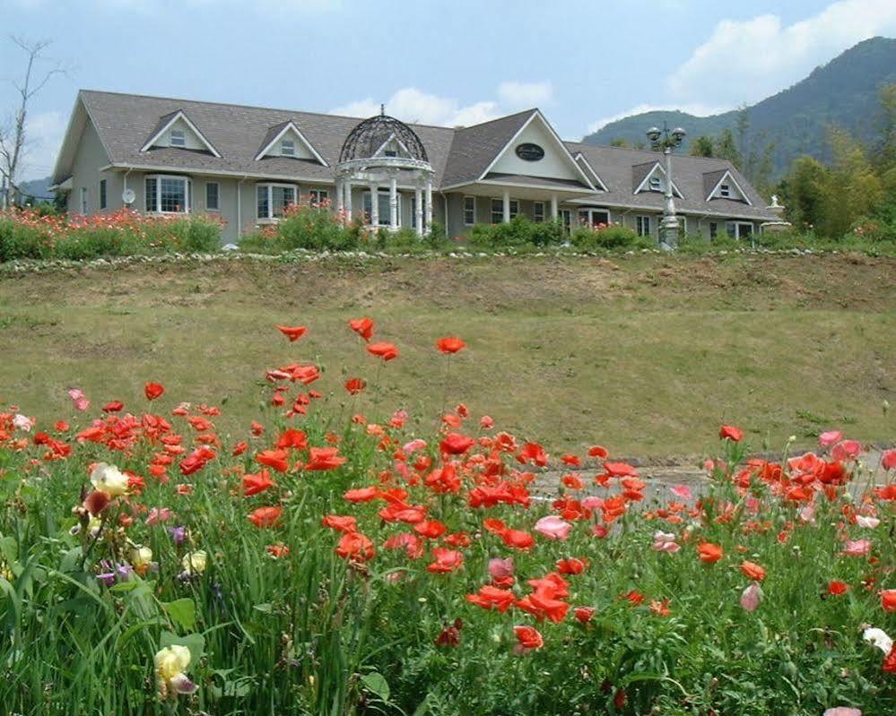 Condominium Square Hills Nikko Bagian luar foto